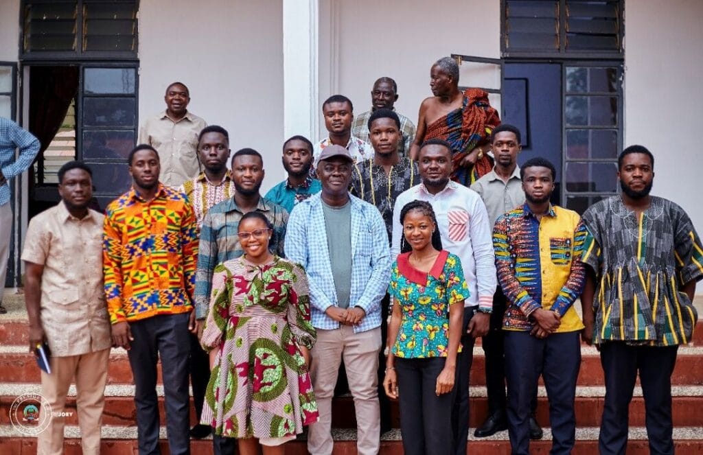 GRASAG, SRC Pay Courtesy Call to Osagyefo Oseadeeyo Dr. Agyemang Badu II 2 j