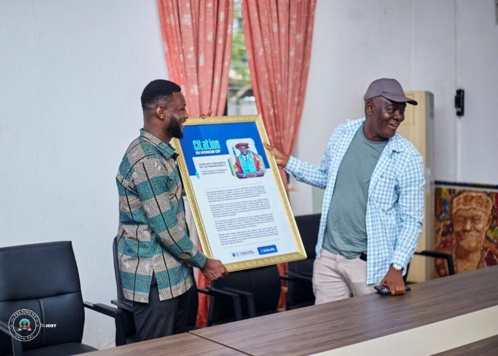 GRASAG, SRC Pay Courtesy Call to Osagyefo Oseadeeyo Dr. Agyemang Badu II 3 k 1